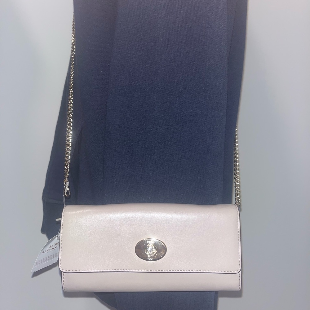 NWT Coach TURNLOCK SLIM ENVELOPE WALLET WITH CHAIN IN SMOOTH LEATHER